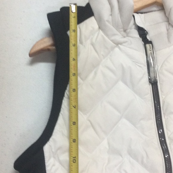 NWT CALVIN KLEIN Small Black/Cream Down Vest - Picture 12 of 16